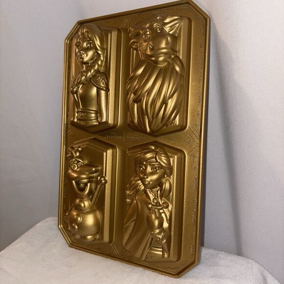 NORDIC WARE Disney Frozen II Character Loaf Baking Pan Elsa, Anna, Olaf, Sven - Picture 3 of 8